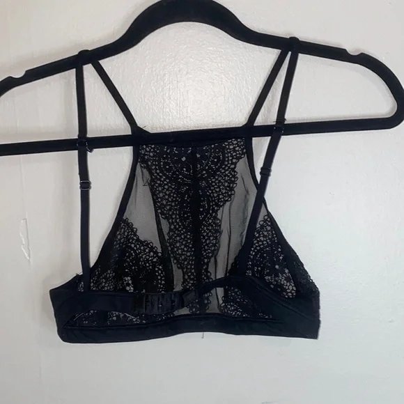 🎱Black lace Victoria Secret bralette! - Picture 7 of 8